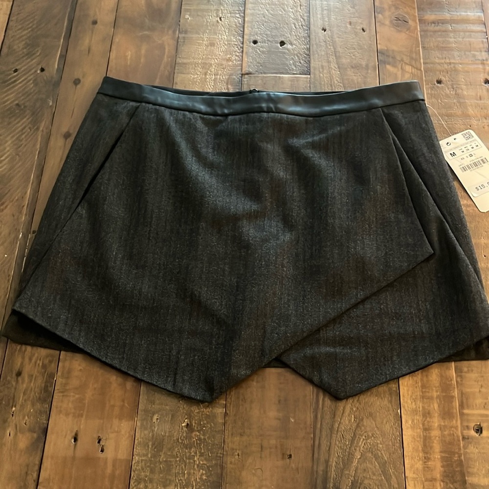 Zara brand new w/ tag - size m, skirt